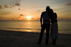 Silhouette-of-Couple-on-Beach-001